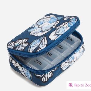 NWT Vera Bradley Travel Pill Case - Ultralight Dive Floral Medallion!